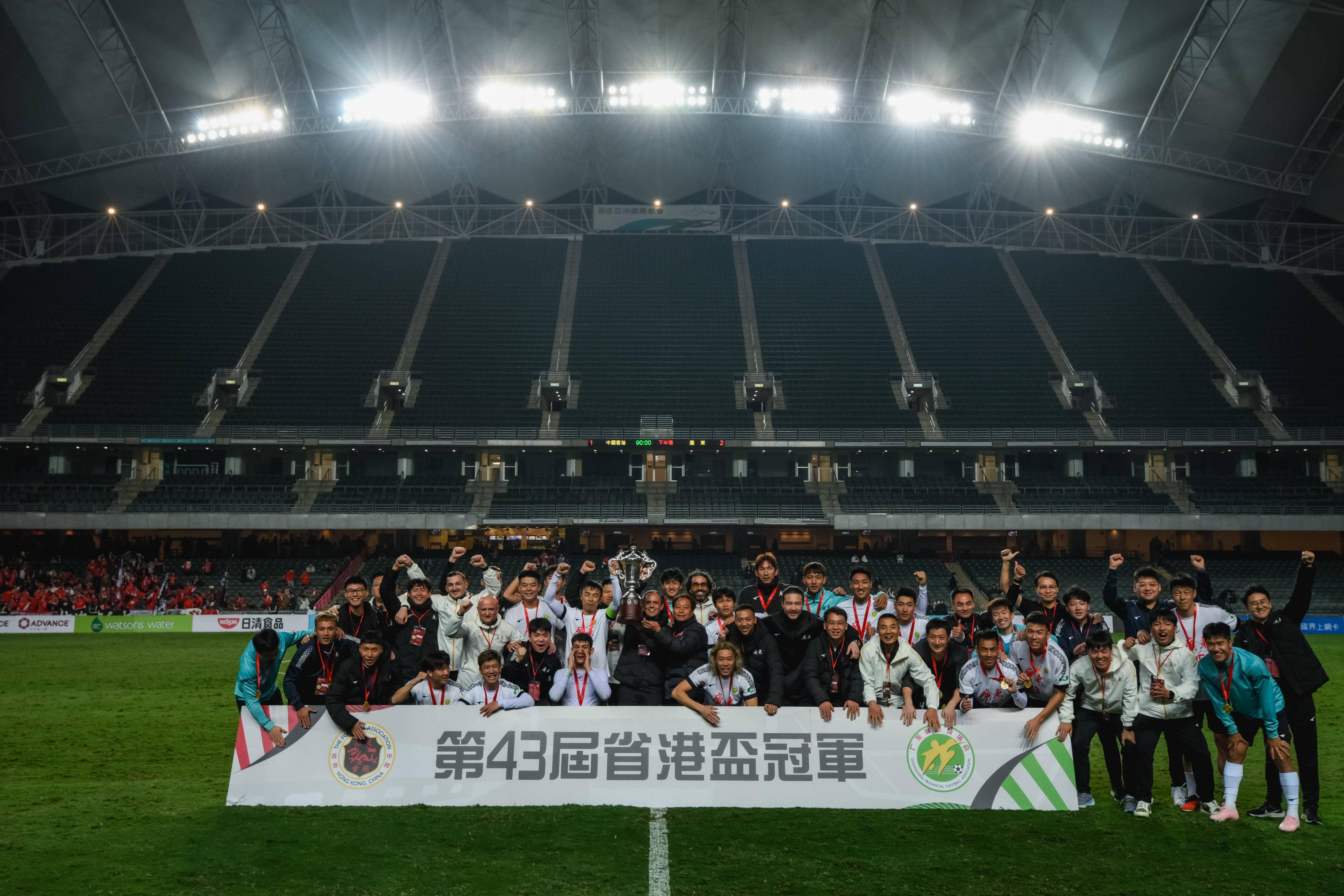 山东鲁能领先，客场击败广州富力继续占据首位的简单介绍